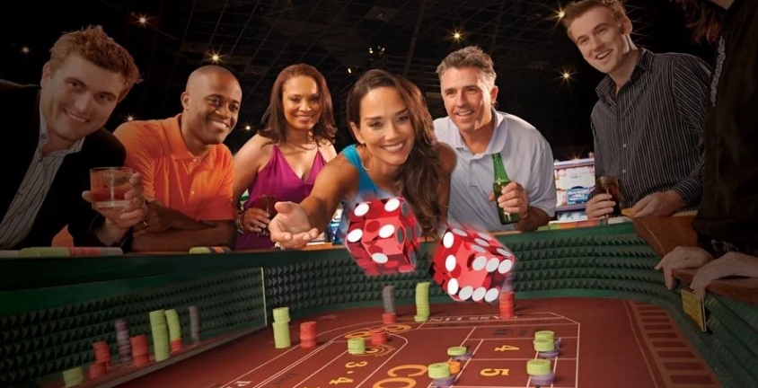 The Social Aspect of Online Casino Gaming: Chatrooms and Interactions