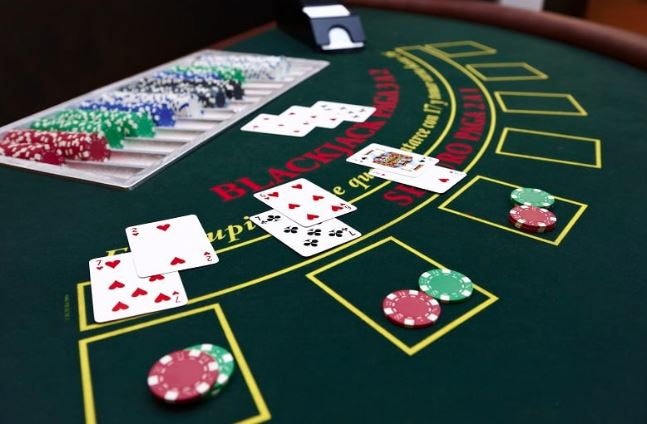 The Link Between Blackjack and Risk Management Strategies